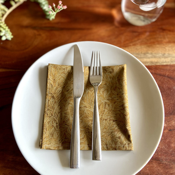 Golden abstract leaf print cloth dinner napkin - 13in square - Picture 4 of 7